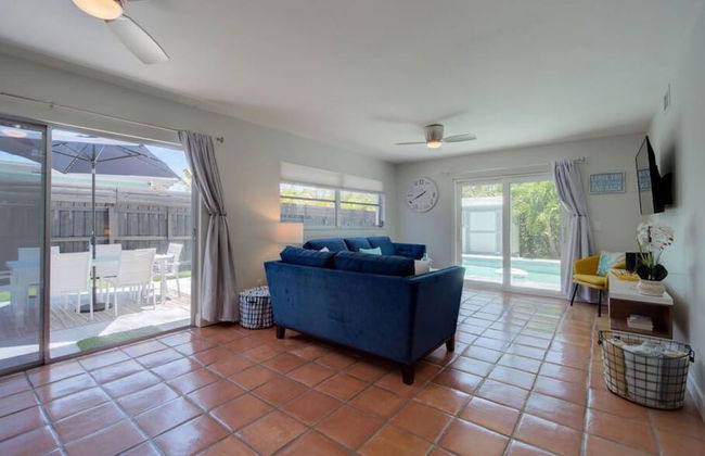 Steps to Beach Heated Pool - Foto 12