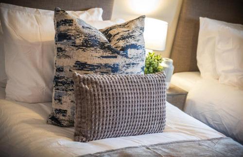 MK 2-Bedroom Contractor's Gem, 5 beds, sleeps 6, free parking - Foto 54