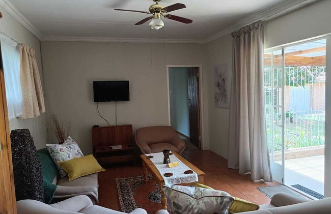 Charming Randburg Accommodation Near the Olivedale Clinic - Foto 11