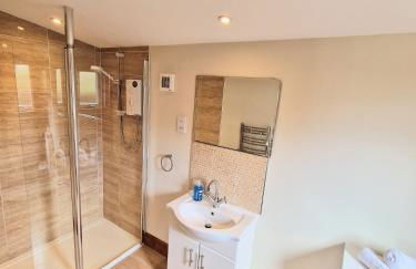 Torridon 1 with Private Hot Tub - Fife - Loch Leven - Lomond Hills- Pet Friendly - Photo 9