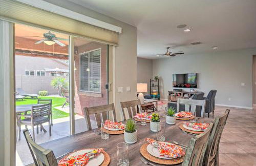 5 Mi to Surprise Stadium! Snowbird Escape with Pool - Foto 18