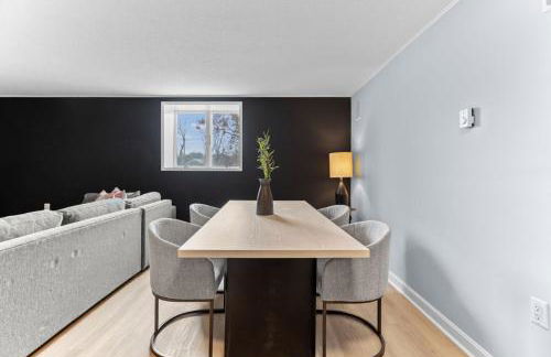 Walk to the Beach - Modern Home with FirePit and Bikes - Foto 47