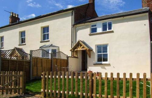 Cotswold View - Photo 1