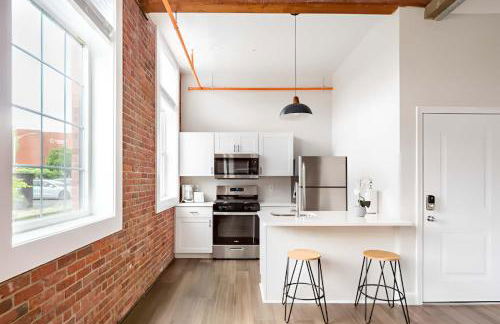 Jennifer's Historic Loft Glass Bedroom - Foto 2