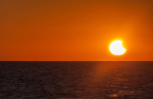 Crucero de 3 horas con eclipse solar en el mar en España 2026 Mar Menor - Foto 6