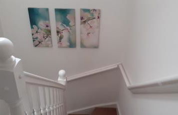 Hawksworth House in Chelmsley Wood, Birmingham near Solihull, near the NEC, HS2, JLR, Bear Grylls Centre, Resorts World and Birmingham airport, with a garage and free parking, great for families and contractors - Foto 11