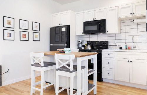 Modern Guest Studio in Portlands Vibrant Boise District - Photo 9