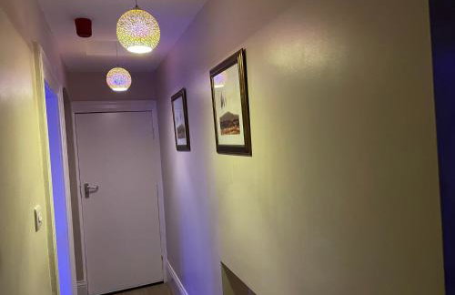 1 Bed Flat - Sleeps 2 - Hot Tub - Parking - Wifi - Photo 20