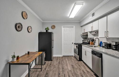 Duke - Pet Friendly 1BR with Gym & Pool - Foto 16