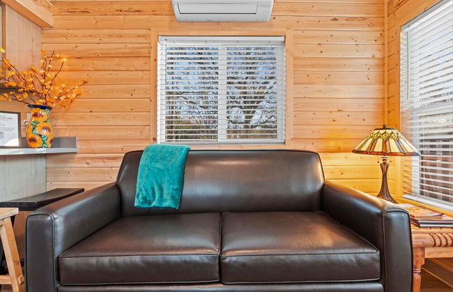 NEW Moondance Majestic Mini Cabin Cathedral Rock - Foto 33