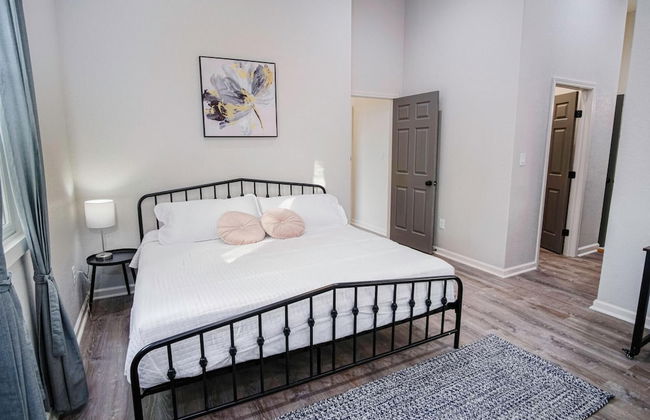 Magnificent 4BR Near Famous Riverwalk and Downtown - Foto 9