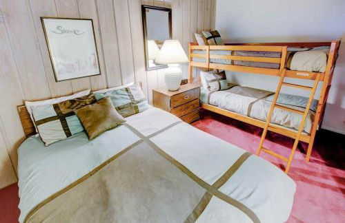 Mammoth Ski & Racquet with Shared Hot Tub & Pool - Foto 10