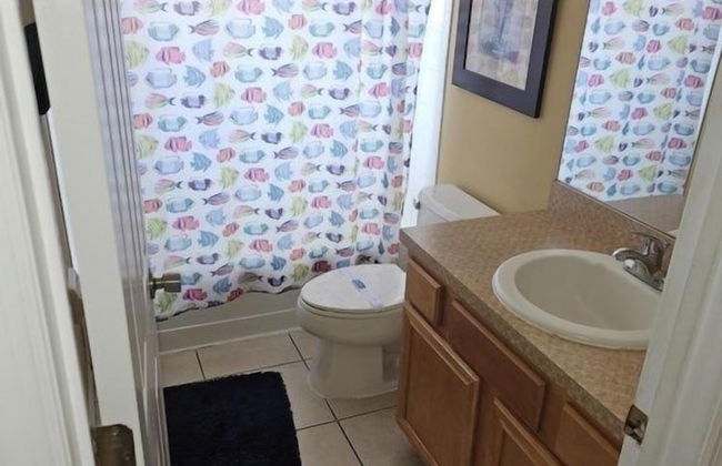 Spacious 7 Br, 4.5 Br Retreat With Pool 7 Bedroom Condo by RedAwning - Foto 17