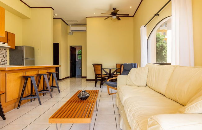 Birds-eye view of the ocean in nicely priced unit on top floor in Flamingo - Photo 8