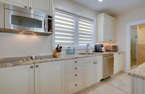 Steps to Boardwalk Group Getaway in Ventnor City - Foto 11