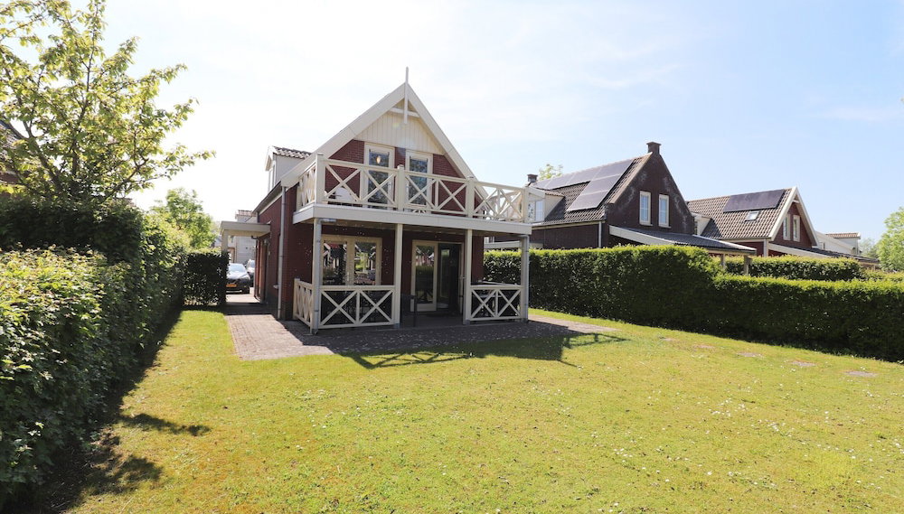 Bungalow in South Holland With Private Jetty - Foto 1, Imagem principal