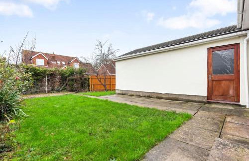 Stylish 4-Bed City Apartment, Sleeps 6, Ample Parking & Free Wi-Fi - Foto 8