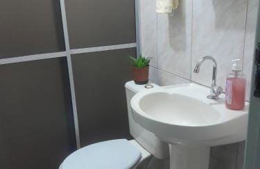 Central 2 quartos WIFI Próximo shopping JL e terminal rodoviário - Foto 36