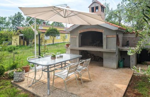 1 Bedroom Awesome Apartment In Nova Vas - Photo 9