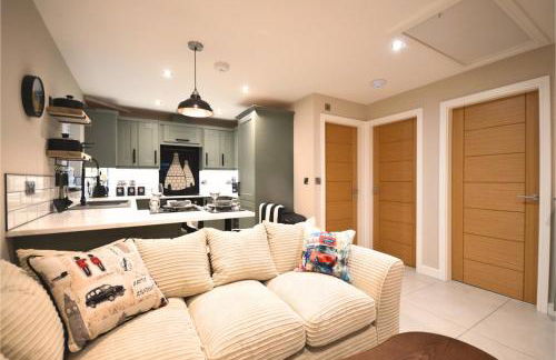 New Two Bedroom Suite - Walk to Trentham Gardens! - Foto 3