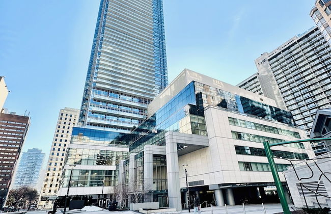 Downtown Toronto Suite Near Toronto General Hospital, U of T, TMU - Pet Friendly - Foto 26