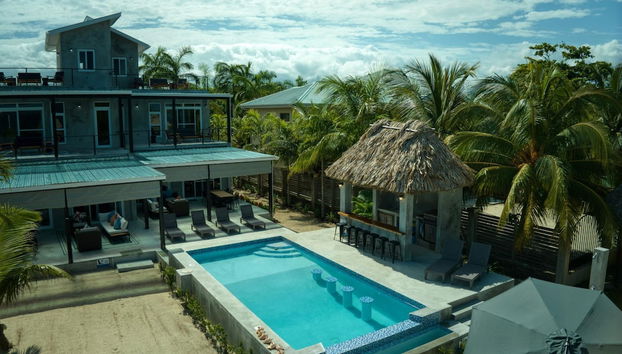 Conmigos 6 Bedroom Beachfront Villa - Foto 4, Habitación