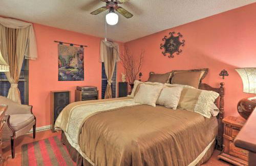 2 Mi to Lake Arlington Spacious Escape with Deck - Foto 15