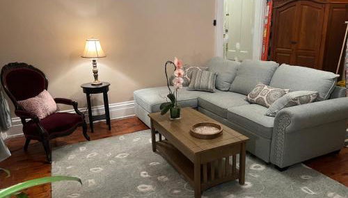 1 Br Private Victorian Apt in convenient City location on half acre sleeps 4 - Foto 5