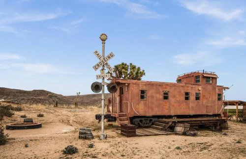 The Outlaw By The Cohost Company - Foto 56