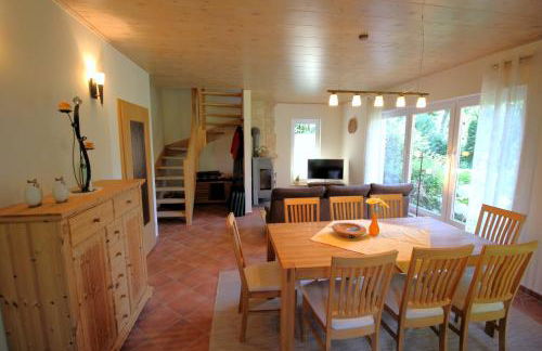 Seweko - Ferienhaus am Donnerberg - Kamin & Küche - Photo 10