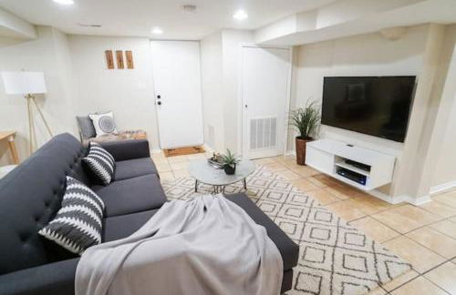 1BR Trendy Basement Apt with Laundry & Parking - Central Trendy - Foto 4