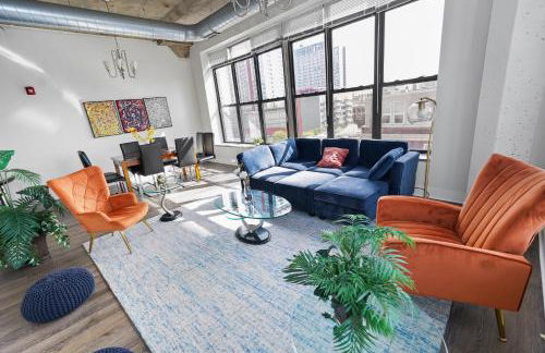 McCormick Place Luxurious and Spacious 3BR in Downtown Chicago with Optional Parking Sleeps 10 guests - Foto 1