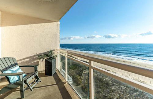 Oceanfront 2 Bedroom Modern Beach Condo w Pool - Foto 32