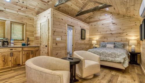 Blue Moon- creek, firepits, budget friendly! - Photo 3