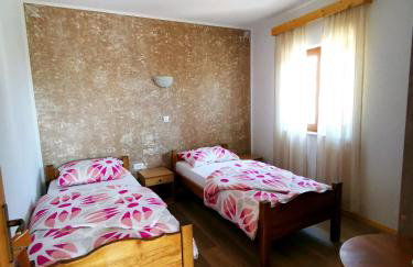 Villa Mira Garica by El-Pi Tours - Photo 4