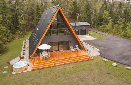 TreeTops Ayframe, Supersized AFrame on the River with Hot Tub - Foto 73