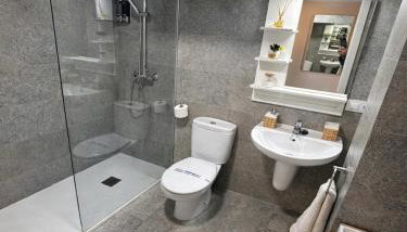 Tres Carabelas con Wifi y Netflix - Foto 3, Shower