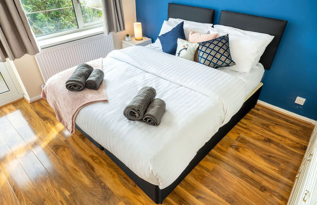 Pierocks Carver Entire House, Free Parking and Wi-fi in High Wycombe - Photo 3