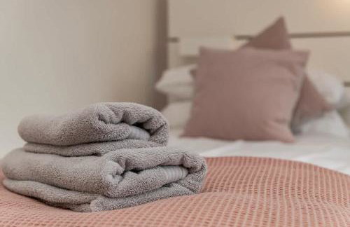 Family-Friendly Retreat between Beach & Mountains - Foto 19