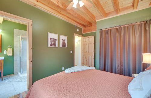 Modern Log Cabin with Rec Room, Steps to Lake! - Foto 15