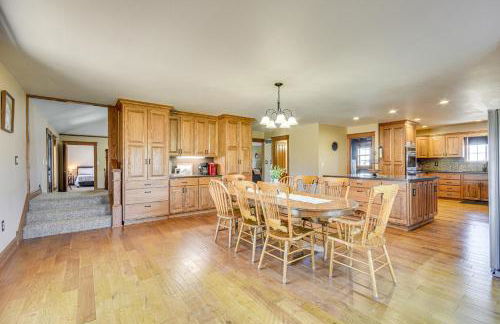 Pond Access and Fishing Cedar Lodge in Versailles - Foto 8