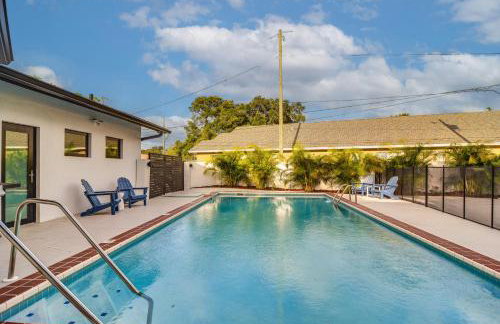 Retro St Pete Home with Private Heated Pool - Foto 28