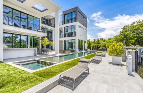 Three Story Waterfront Villa with Basketball and Mini Golf - Foto 59