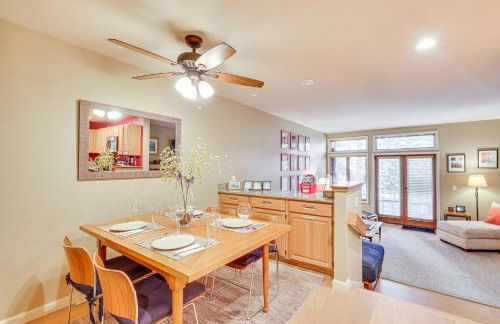 2 Mi to Diamond Peak! Corner-Unit Condo with Hot Tub - Foto 7