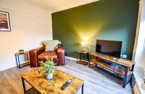 Woodcock House 3 Bedrooms Workstays UK - Photo 4