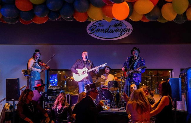 Chic Apt w Jacuzzi Pool BBQ Mountain Views - Foto 34