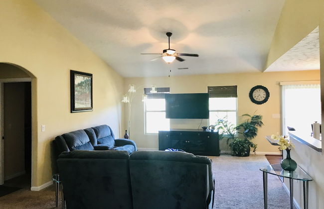 Spacious 3 BR Ranch House W Patio Yard in a Quiet Suburb - Foto 17