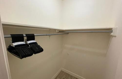 Cozy Condo Near Med Center, NRG Stadium, & Rail line - Foto 9