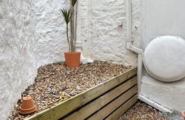 Stylish Studio Apartment on Torquay Harbourside! - Photo 4