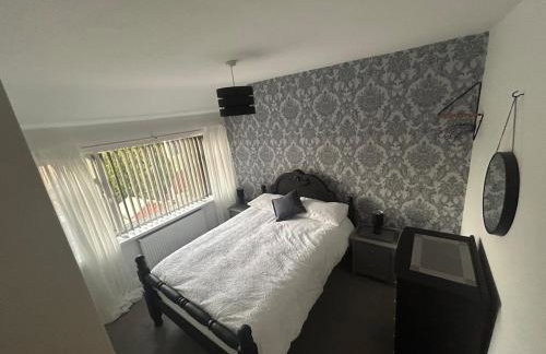 The BEST house in Bury - Photo 2